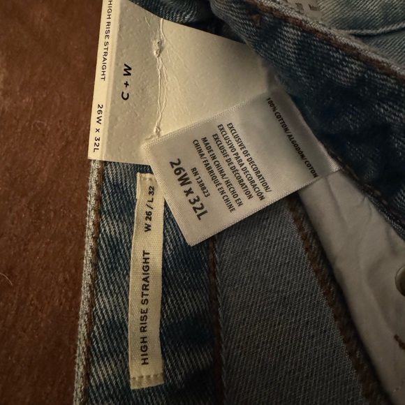 High Rise Jeans - Picture 3 of 3